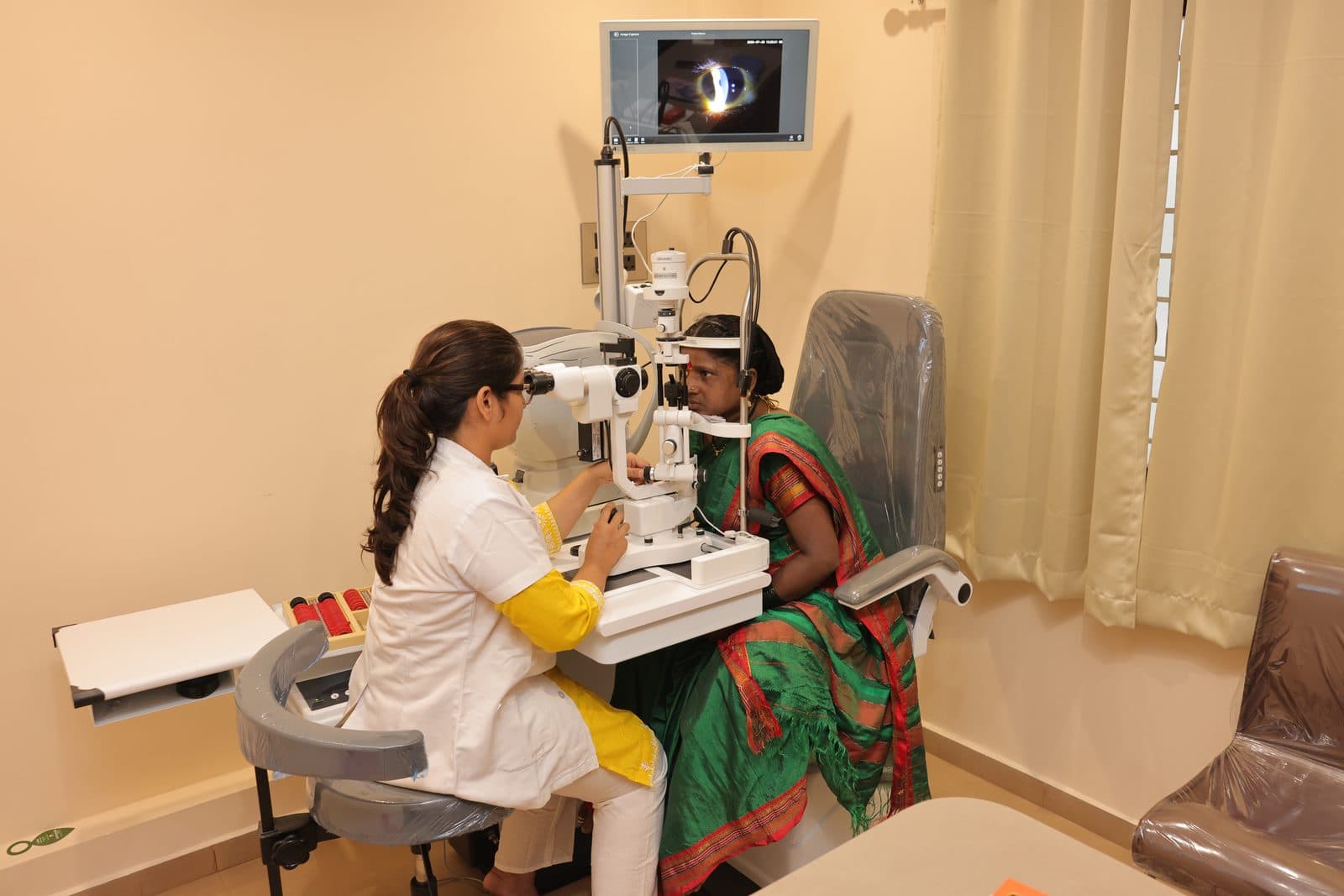Slit-lamp eye examination